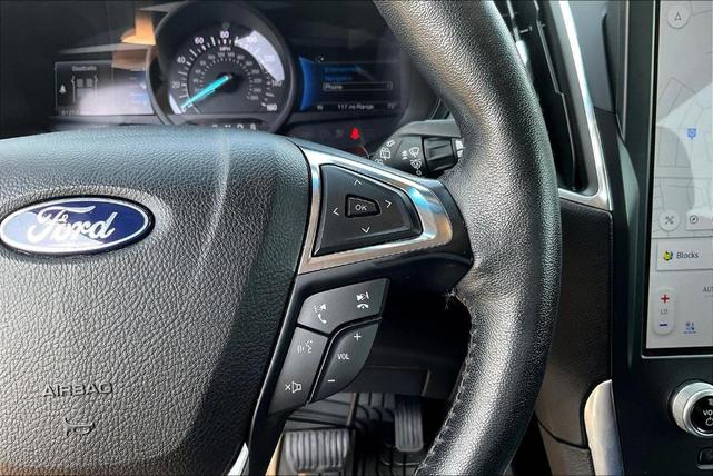 Photo of 2022 Iconic Silver Metallic Ford Edge