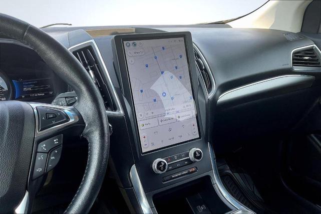 Photo of 2022 Iconic Silver Metallic Ford Edge