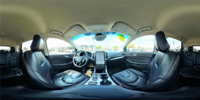 Photo of 2022 Iconic Silver Metallic Ford Edge