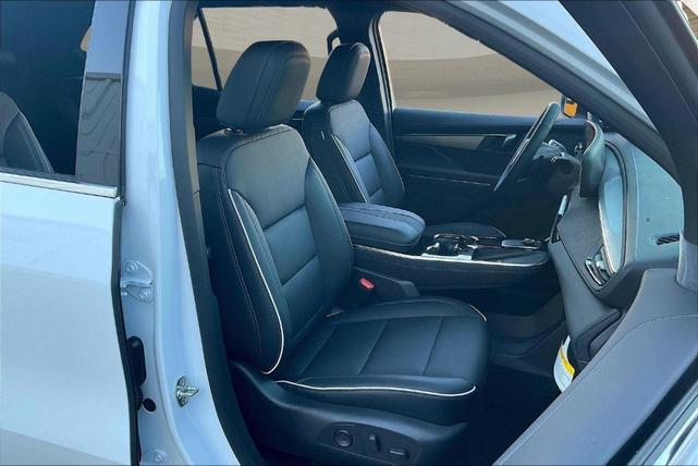 Photo of 2026 Summit White Buick Enclave