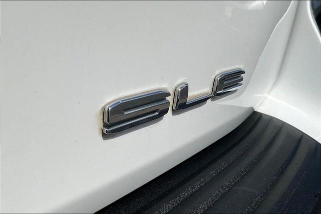 Photo of 2022 Summit White GMC Yukon XL