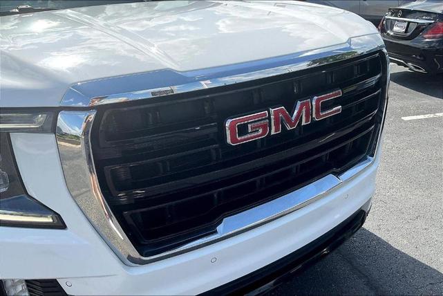 Photo of 2022 Summit White GMC Yukon XL