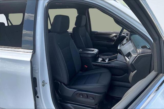 Photo of 2022 Summit White GMC Yukon XL