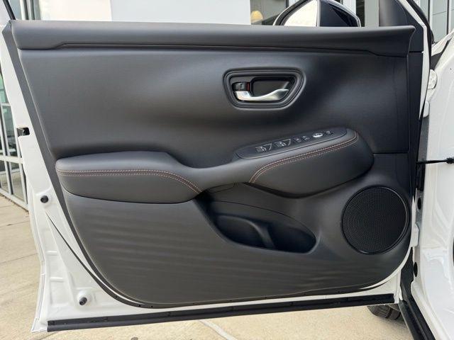 Photo of 2026 Platinum White Pearl Honda HR-V