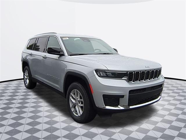 Photo of 2025 Silver Zynith Jeep Grand Cherokee L