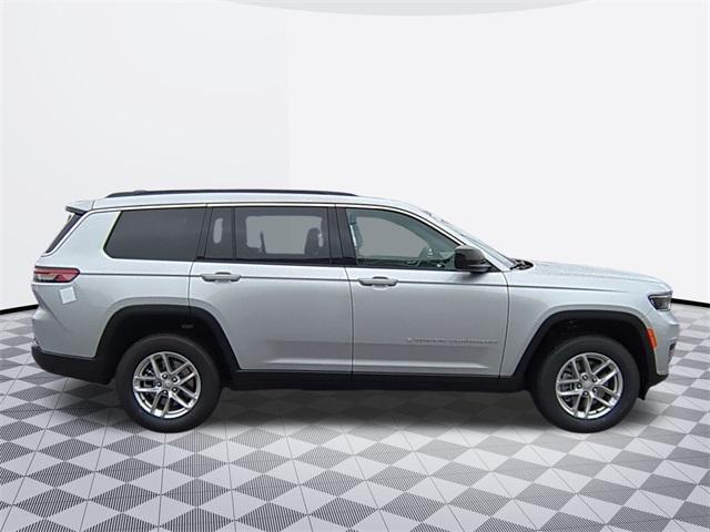 Photo of 2025 Silver Zynith Jeep Grand Cherokee L