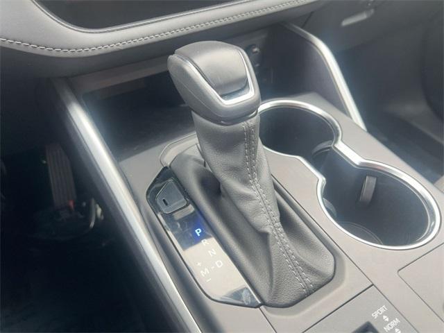 Photo of 2024 Celestial Silver Toyota Highlander