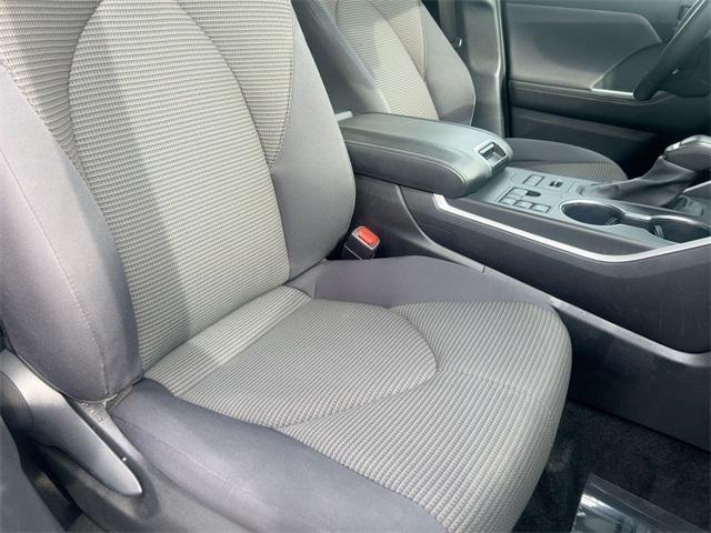 Photo of 2024 Celestial Silver Toyota Highlander