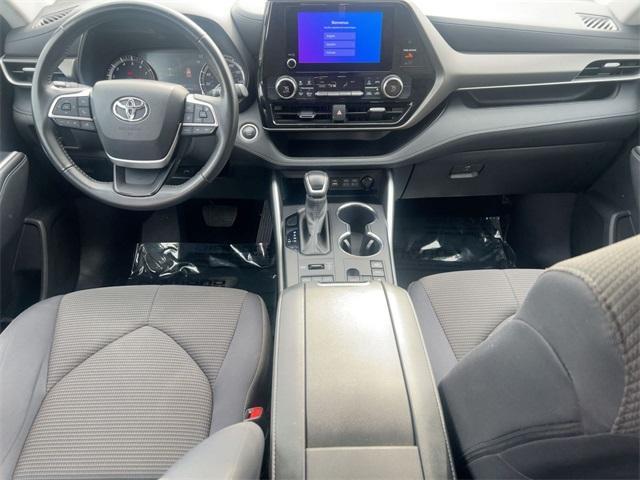 Photo of 2024 Celestial Silver Toyota Highlander