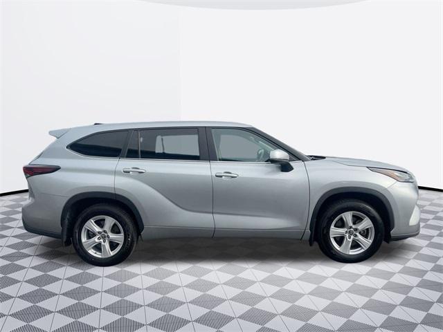 Photo of 2024 Celestial Silver Toyota Highlander