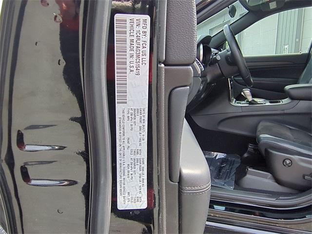 Photo of 2021 Diamond Black Jeep Grand Cherokee