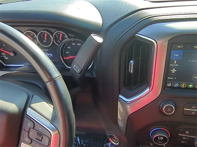 Photo of 2021 Black Chevrolet Silverado 1500