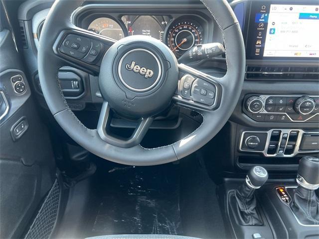 Photo of 2025 Black Clearcoat Jeep Wrangler