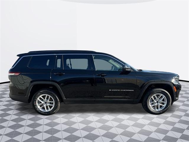 Photo of 2025 Diamond Black Jeep Grand Cherokee L