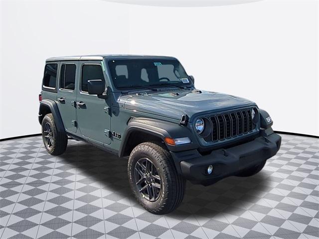 Photo of 2025 Anvil Clearcoat Jeep Wrangler