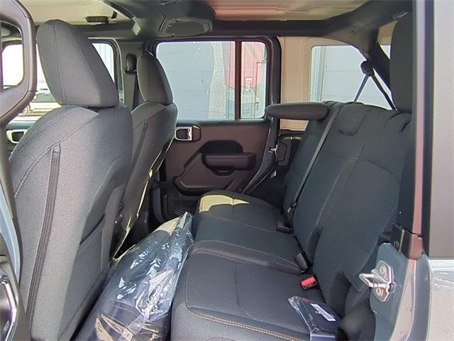 Photo of 2025 Anvil Clearcoat Jeep Wrangler