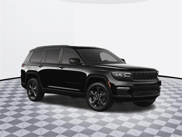 Photo of 2025 Diamond Black Jeep Grand Cherokee L