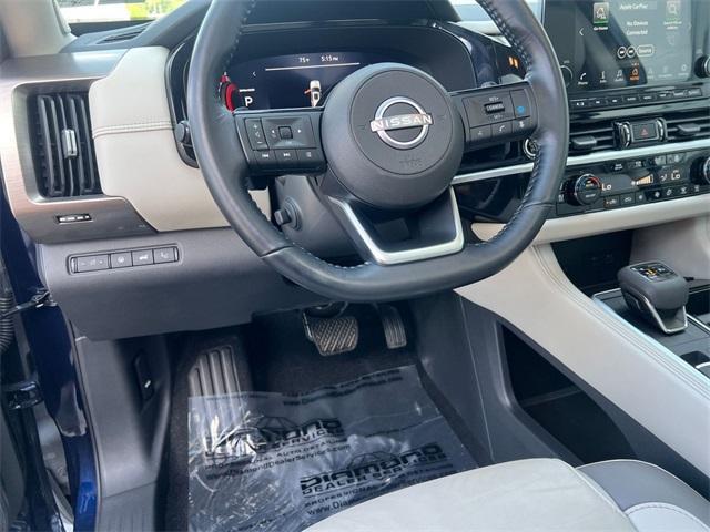 Photo of 2022 Deep Ocean Blue Nissan Pathfinder