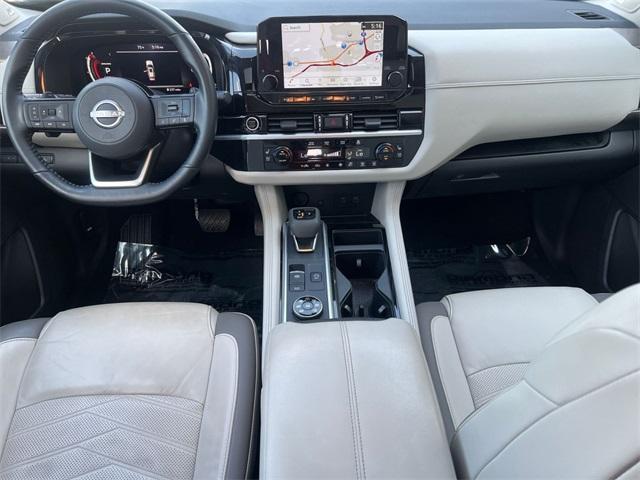 Photo of 2022 Deep Ocean Blue Nissan Pathfinder