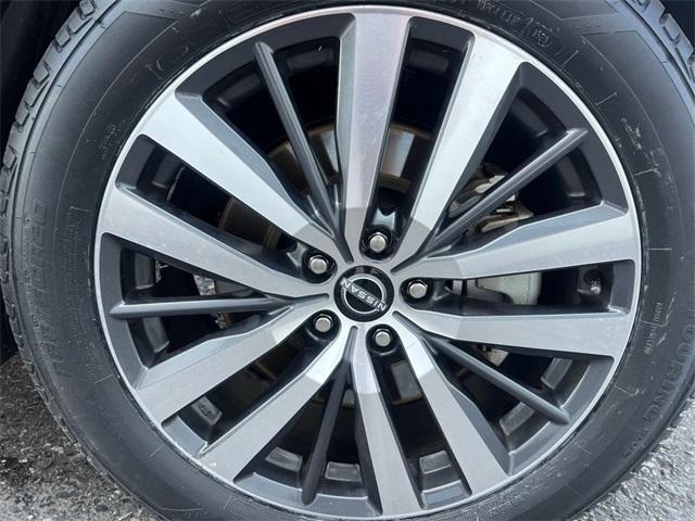 Photo of 2022 Deep Ocean Blue Nissan Pathfinder
