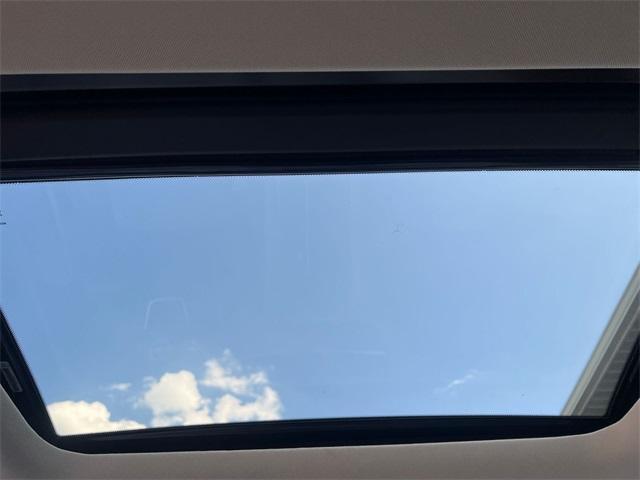 Photo of 2022 Deep Ocean Blue Nissan Pathfinder