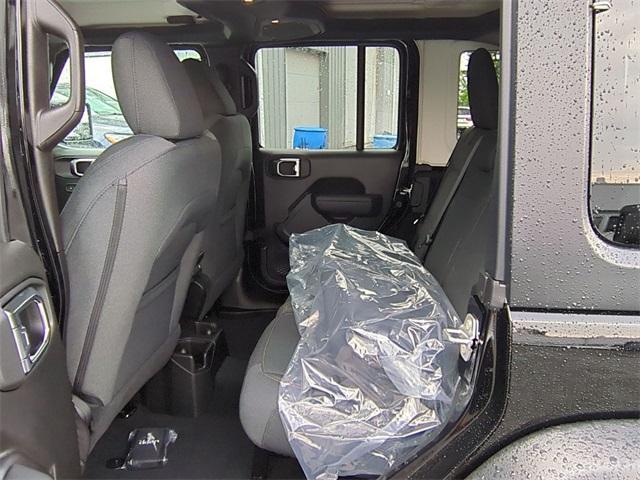 Photo of 2025 Black Clearcoat Jeep Wrangler