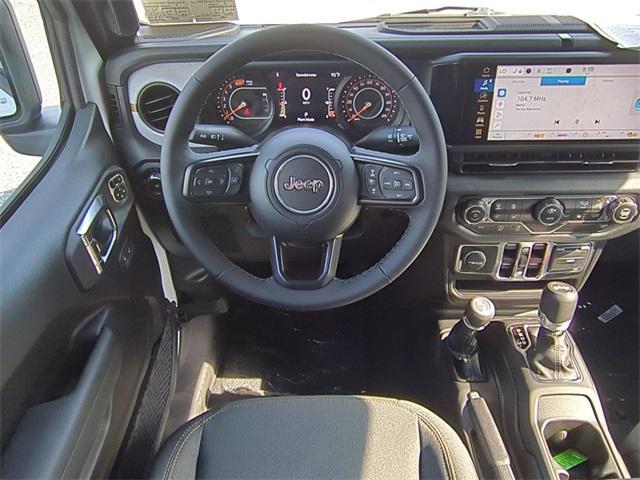 Photo of 2025 Bright White Clearcoat Jeep Wrangler