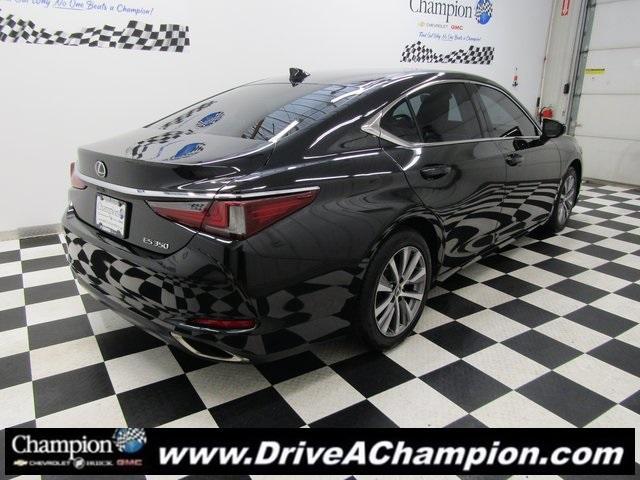 Photo of 2021 Gray Lexus ES 350