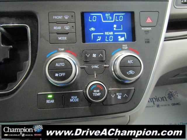 Photo of 2015 Gray Toyota Sienna