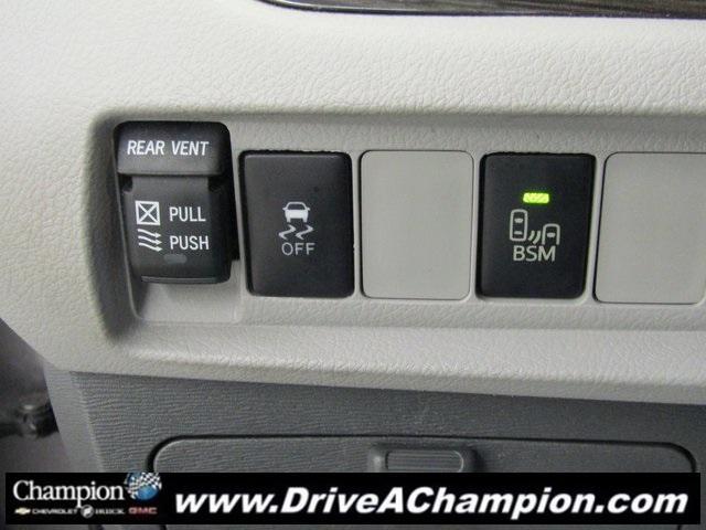 Photo of 2015 Gray Toyota Sienna