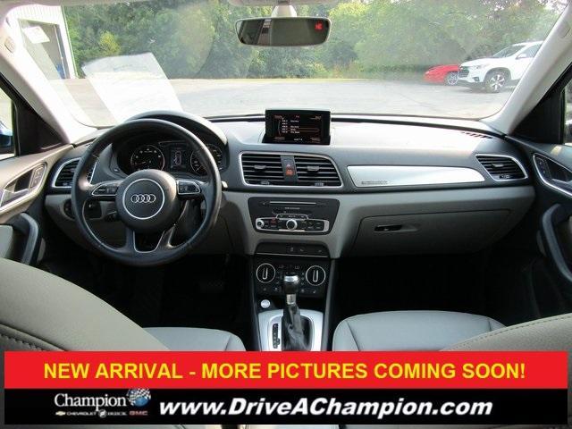 Photo of 2016 Blue Audi Q3