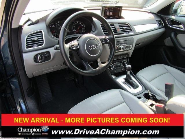Photo of 2016 Blue Audi Q3