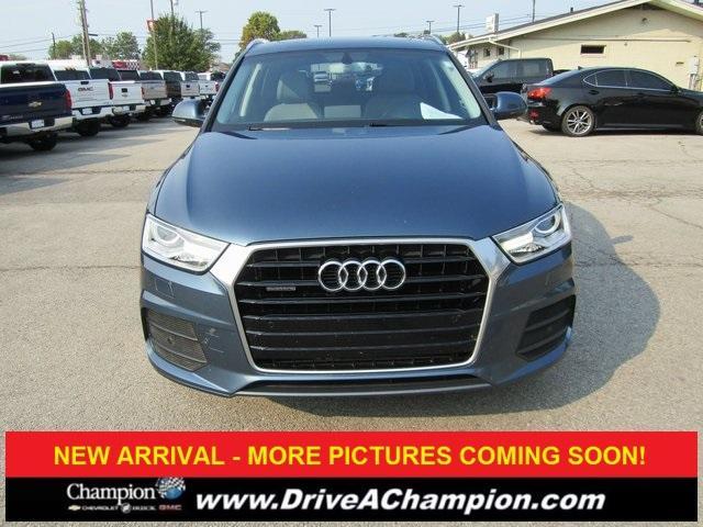 Photo of 2016 Blue Audi Q3