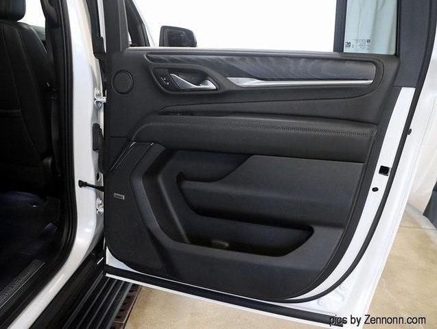 Photo of 2022 White Frost Tricoat GMC Yukon XL