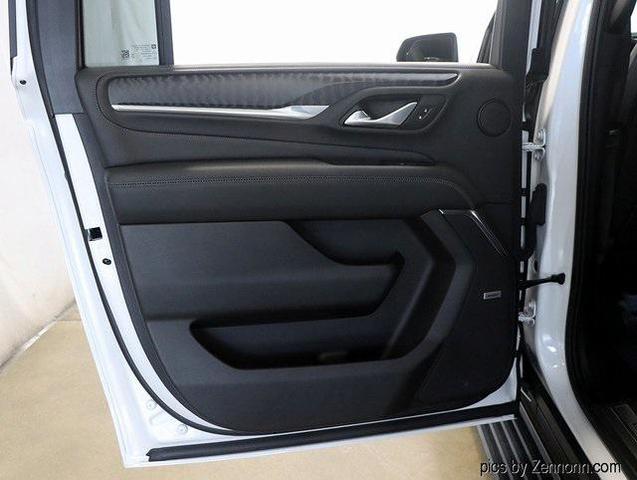 Photo of 2022 White Frost Tricoat GMC Yukon XL