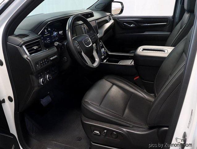 Photo of 2022 White Frost Tricoat GMC Yukon XL