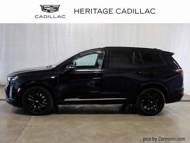 Photo of 2022 Stellar Black Metallic Cadillac XT6