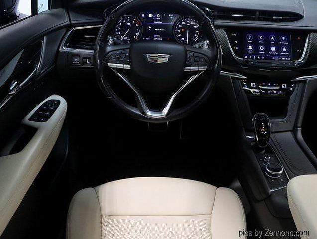 Photo of 2022 Stellar Black Metallic Cadillac XT6