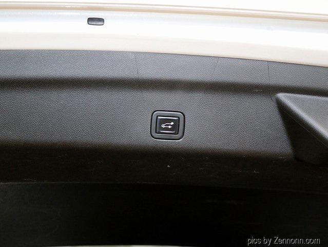 Photo of 2021 Crystal White Tricoat Cadillac Escalade
