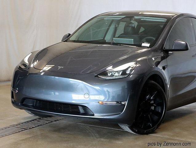Photo of 2023 Gray Tesla Model Y