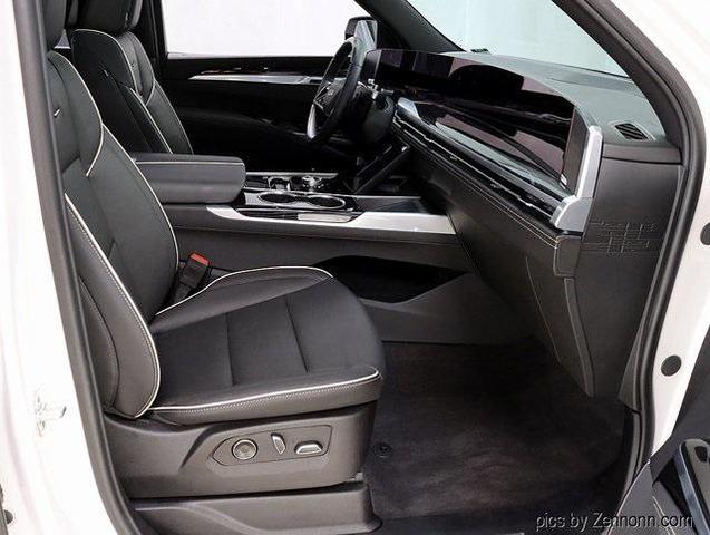 Photo of 2025 Crystal White Tricoat Cadillac Escalade