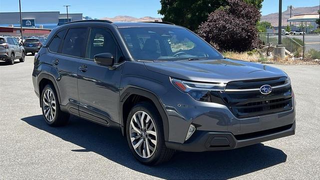Photo of 2025 Magnetite Gray Metallic Subaru Forester