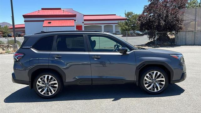 Photo of 2025 Magnetite Gray Metallic Subaru Forester