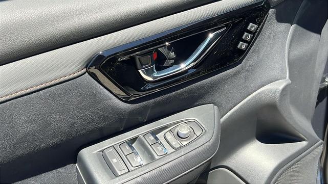 Photo of 2025 Magnetite Gray Metallic Subaru Forester