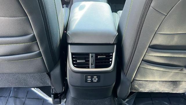 Photo of 2025 Ice Silver Metallic Subaru Outback
