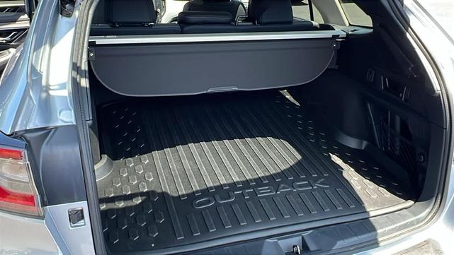 Photo of 2025 Ice Silver Metallic Subaru Outback