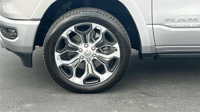 Photo of 2019 Billet Silver Metallic Clearcoat RAM 1500