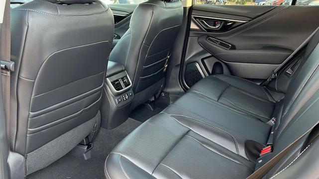 Photo of 2025 Ice Silver Metallic Subaru Outback