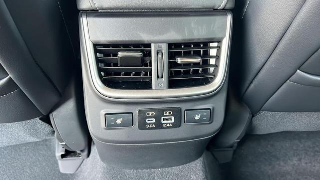 Photo of 2025 Ice Silver Metallic Subaru Outback