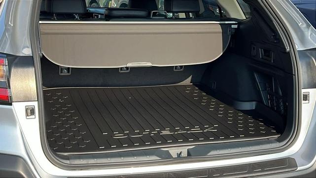 Photo of 2025 Ice Silver Metallic Subaru Outback